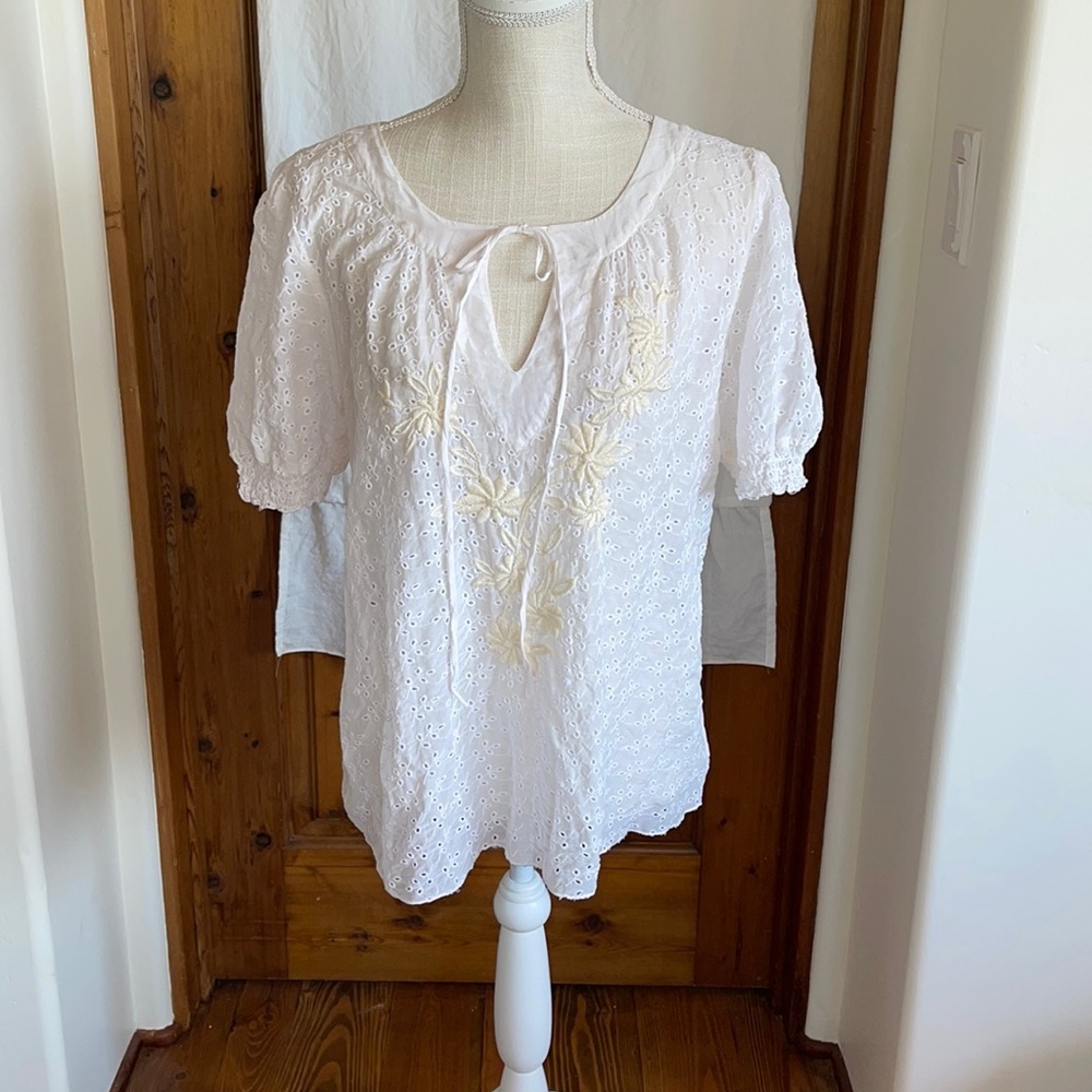 4 Love and liberty eyelet blouse